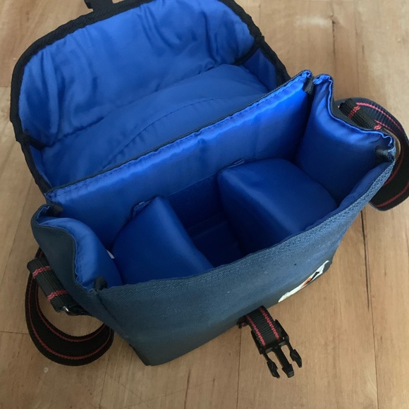 Almost New Cameron camera bag. Long strap very good condition. 10x10 x 5 inchesW - Picture 4 of 6
